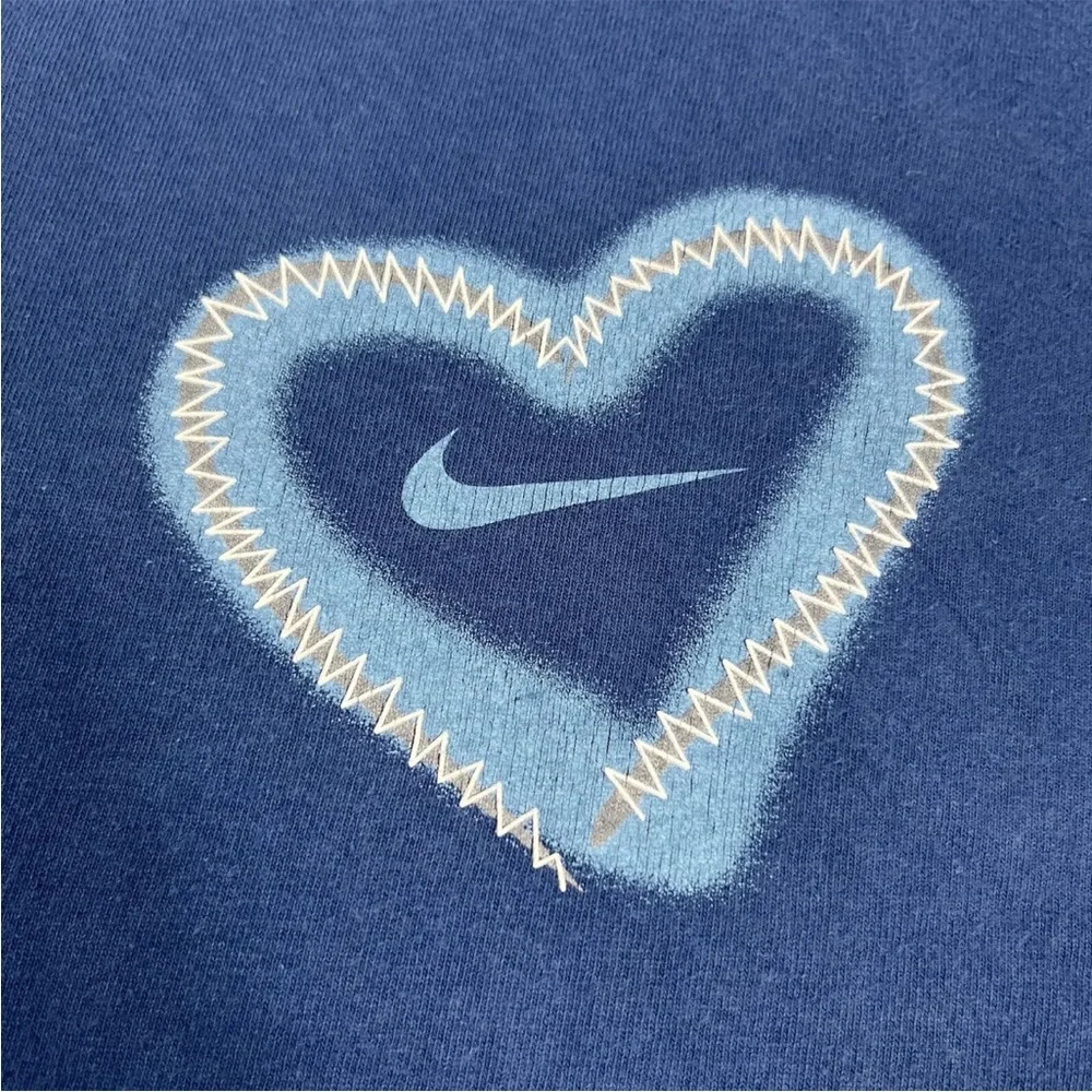 Vintage Y2K Nike Womens Heart Logo Blue T Shirt